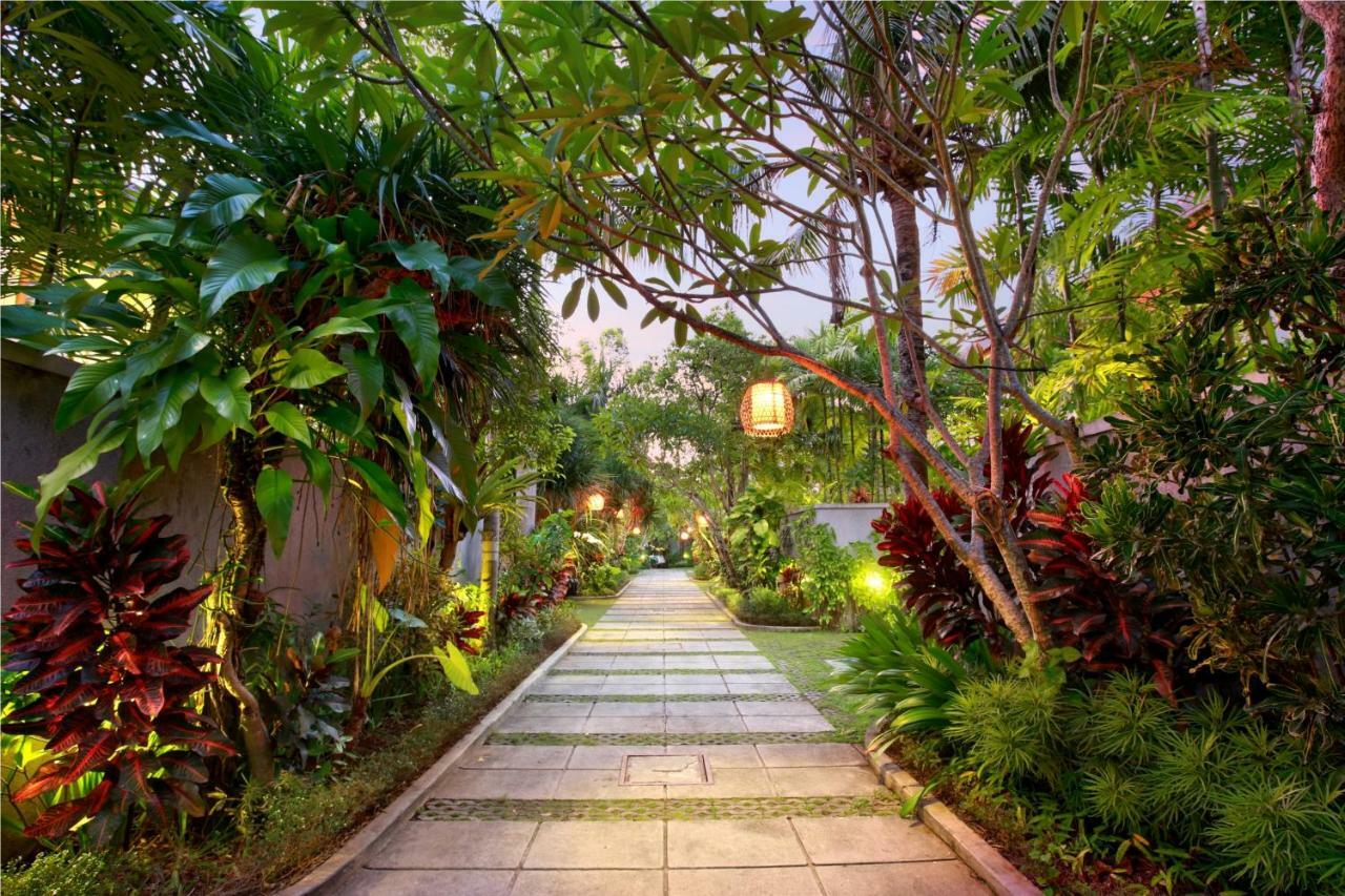 Kampoeng Villa Bali Kuta Lombok Exterior foto
